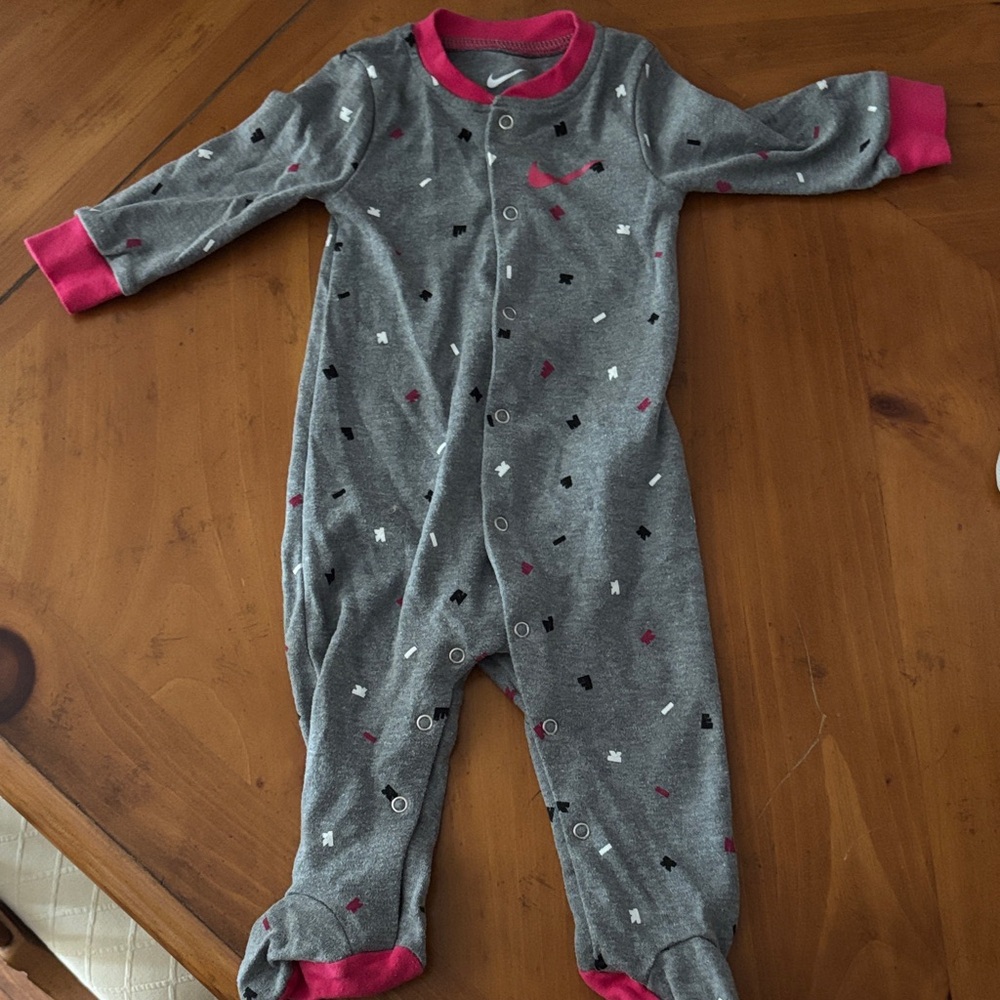 Nike Gray and Pink Kids Footie
